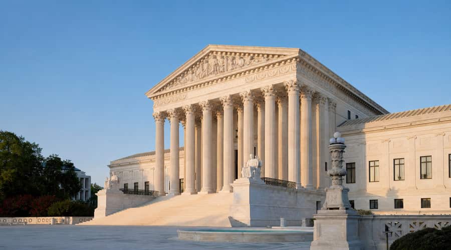 Clarence Thomas writes 6-3 ruling giving DHS power to block criminal green card holders