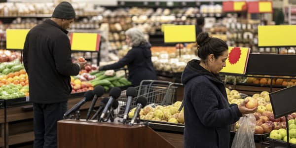 Giant Eagle cuts prices on 300 items after Trump's cost of living push